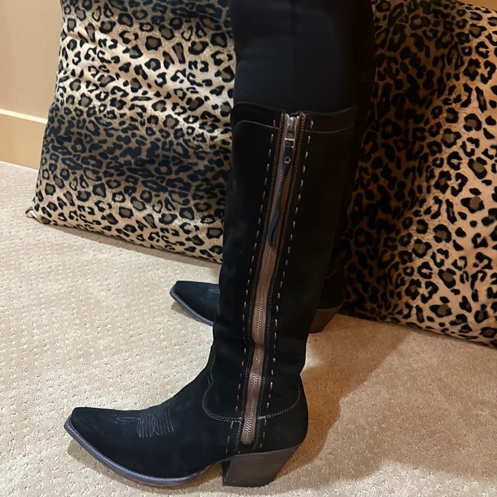 Black suede western boot . Zipper on side